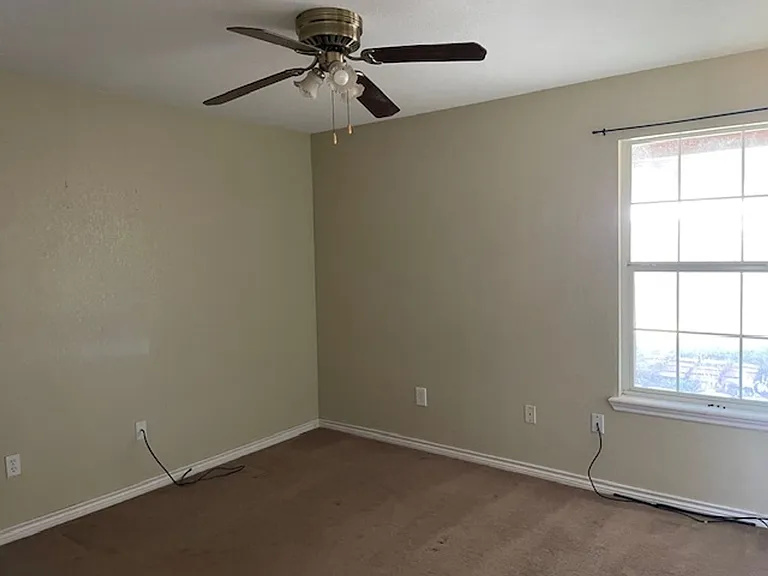 1118 Seamans Way — Photo 10
