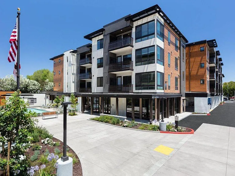 Santana Terrace — Photo 1