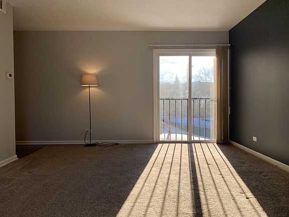 4th image of 2151 Country Club Dr APT 14A