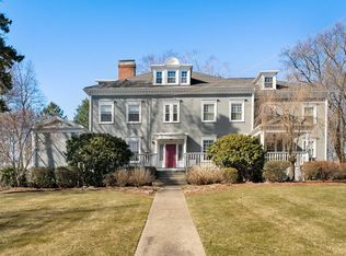 8 Parker Rd APT 5, Wakefield, MA 01880