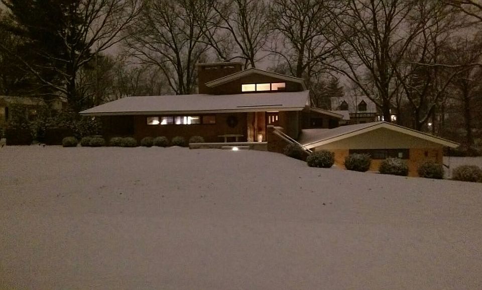 2nd image of 215 Park Rd