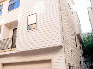 715 Saint Charles St, Houston, TX 77003