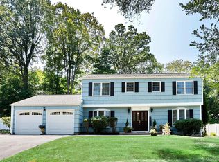 19 Yorkshire Dr, Suffern, NY 10901