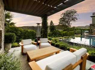 1529 Amalfi Dr, Pacific Palisades, CA 90272