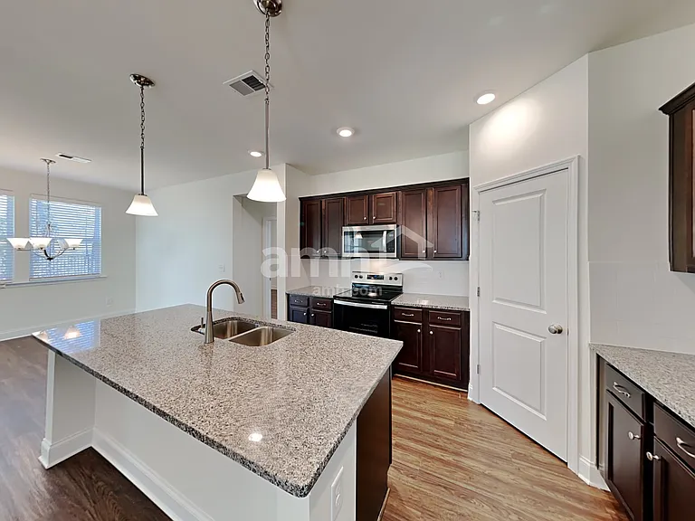 216 Rivulet Dr — Photo 4