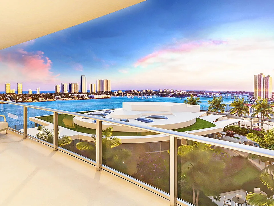 220 Lake Shore Dr #907