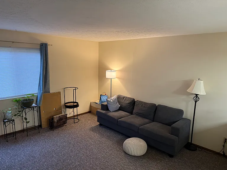 574 Austin Dr — Photo 3