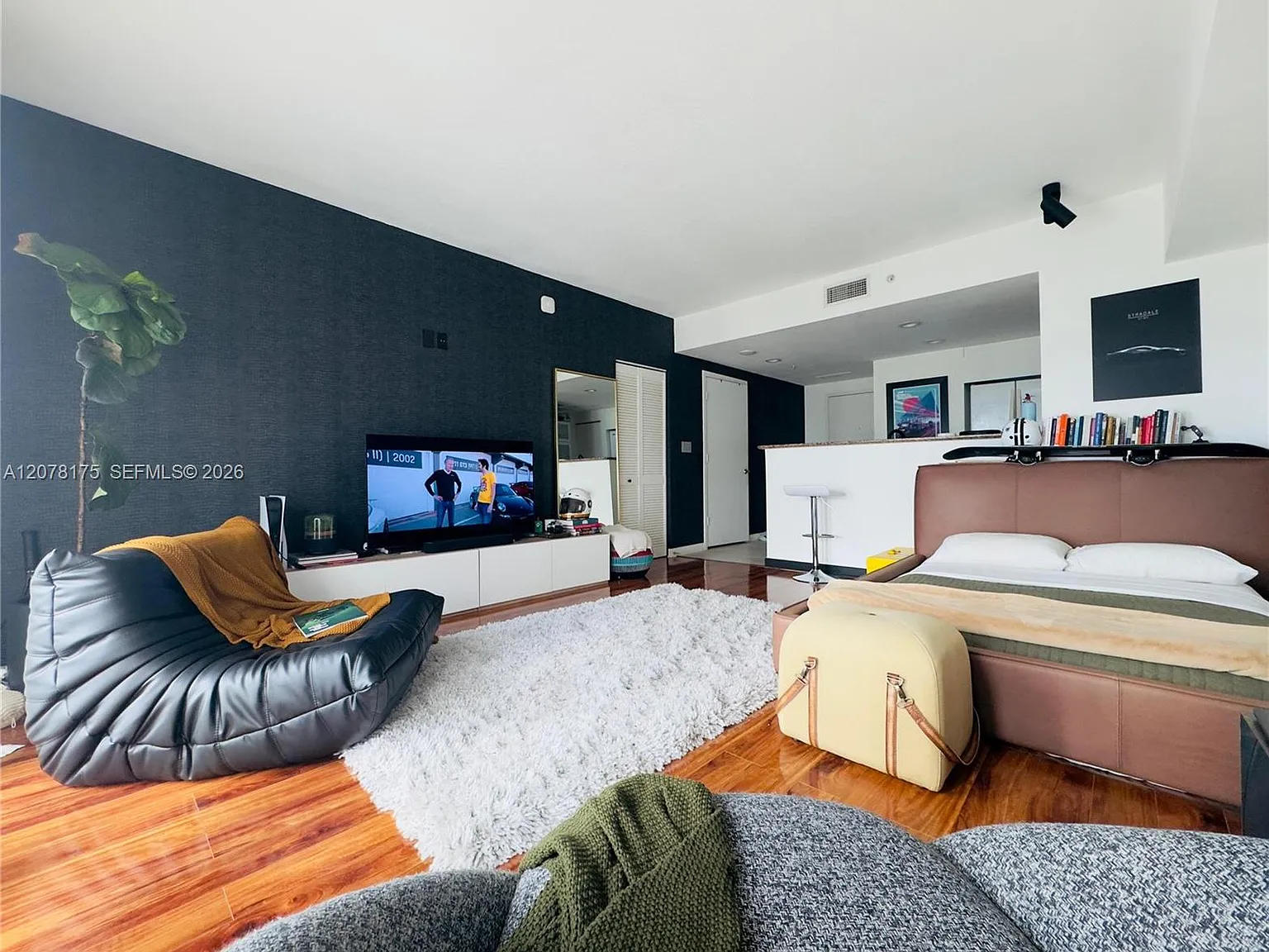 One Miami West Condo — Photo 1