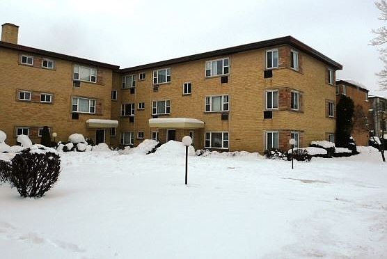 2nd image of 2113 Howard St APT 1B