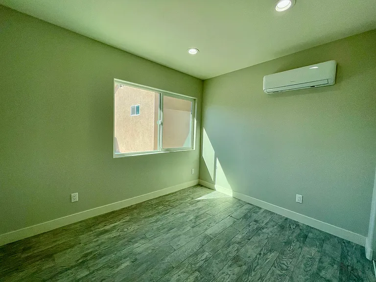 5731 Edita Ave #B — Photo 6
