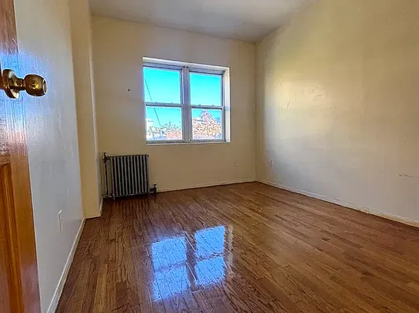 548 Saint Mark's Avenue image 1 of 7