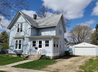 315 Jackson St, Genoa, IL 60135