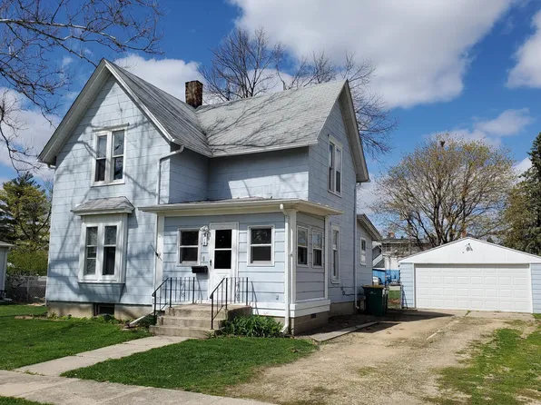 315 Jackson St, Genoa, IL 60135