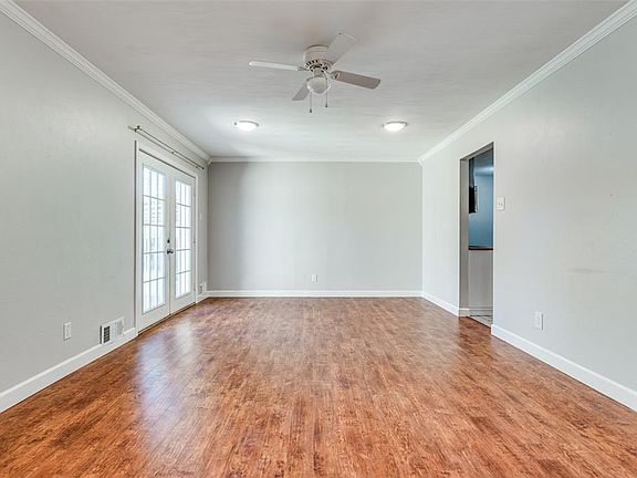4th image of 114 E Harvard Dr
