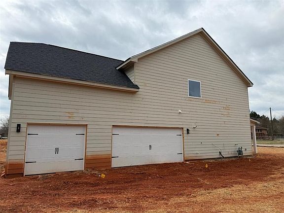 2nd image of 41 Woodland Rd