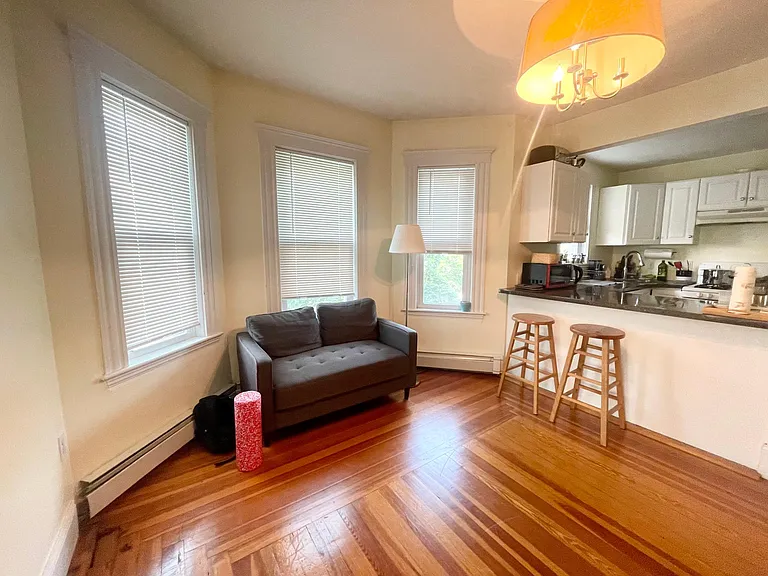 39 Illinois Ave #2 — Photo 8