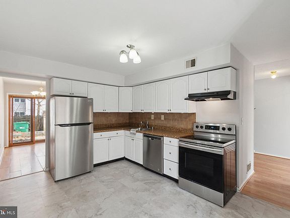 3rd image of 7527 Laytonia Dr