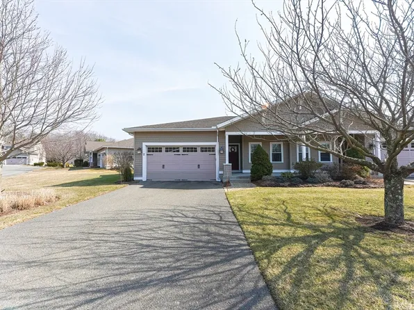2 Emerson Ln, Milford, MA 01757