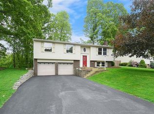 3103 Trapper Dr, South Park, PA 15129