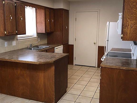 4th image of 3242 Pheasant Dr