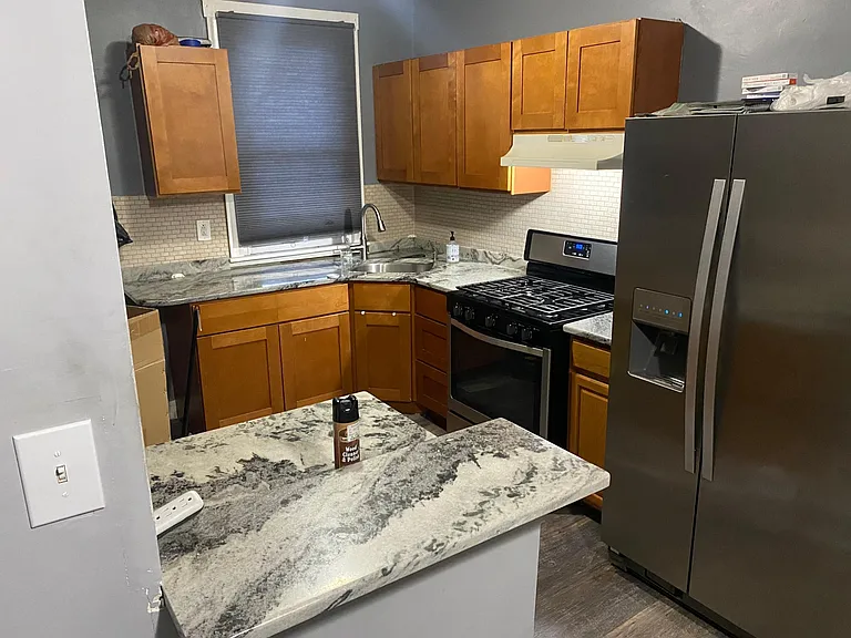1242 E Price St — Photo 13