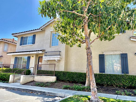 2nd image of 25531 Bayside Pl #25531