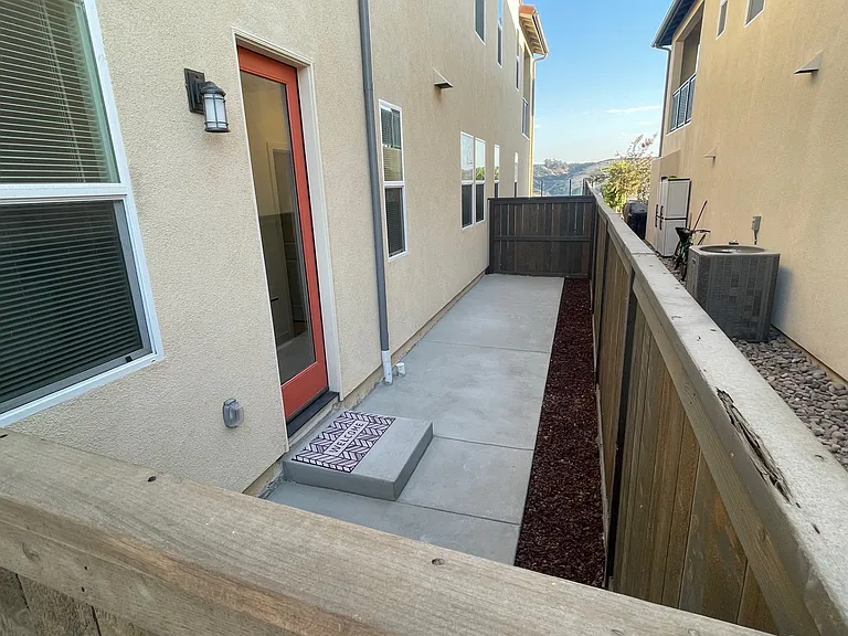 2398 Calle Grandon — Photo 5