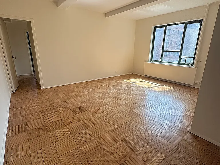1507 Metropolitan Ave #6A — Photo 1
