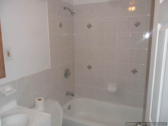 2nd image of 280 Montauk Ave #2