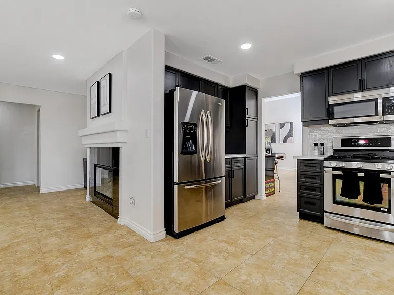 457 Compo Ave — Photo 10