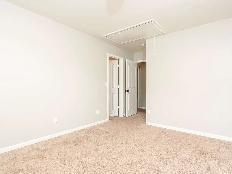 326 Azalea Dr — Photo 7