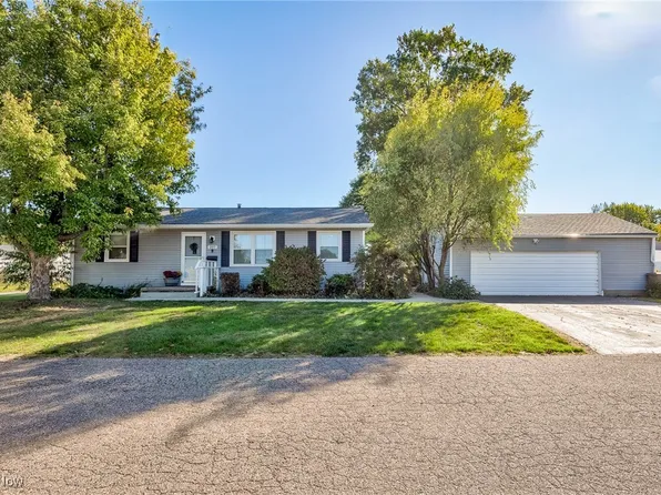 207 28th St SW, Barberton, OH 44203