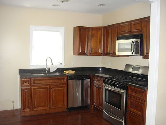 New kitchen, granite counters