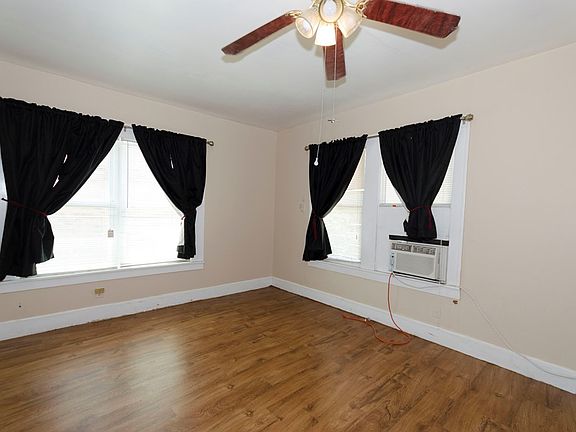 5th image of 909 S Abe St