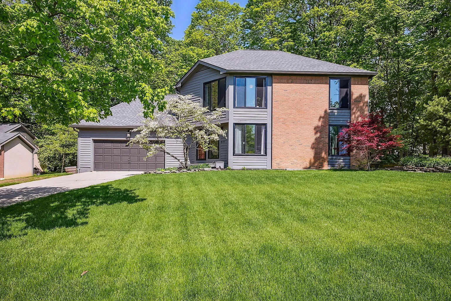 631 Sycamore Pl photo 1