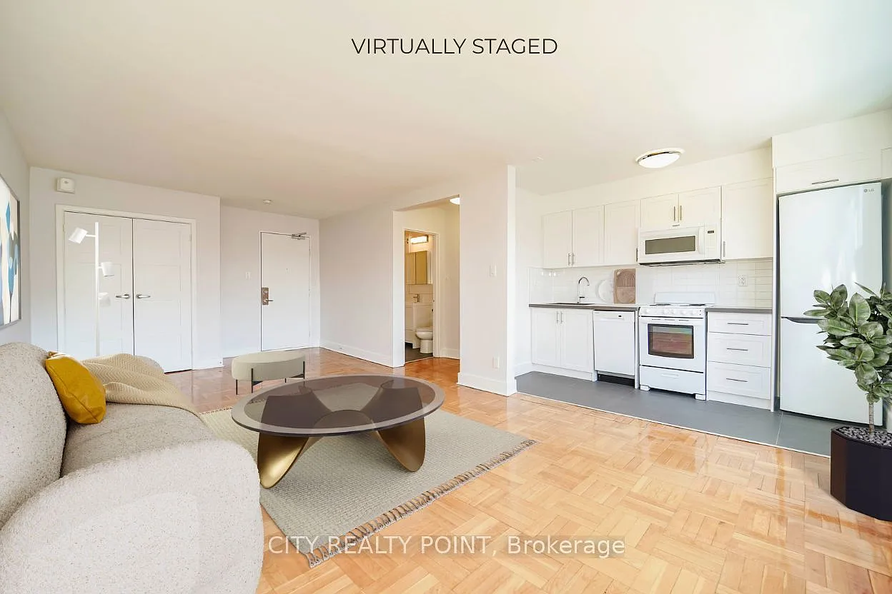 1545 Bathurst St #404 photo 1