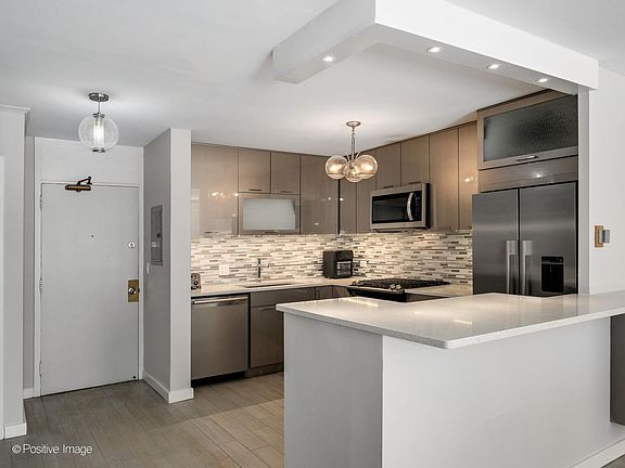5th image of 1000 N Lake Shore Dr APT 301