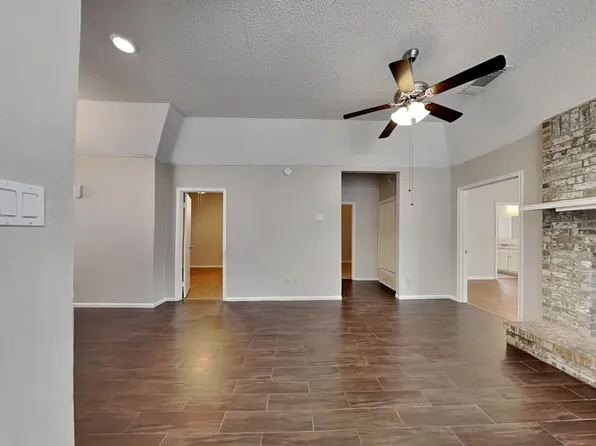 1050 Gaynor Ave, Duncanville, TX 75137