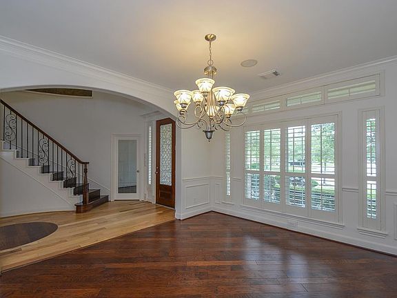 5th image of 8318 Bluebird Ln