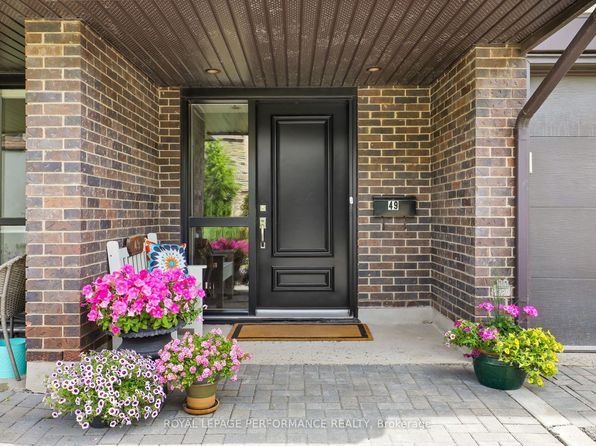 655 Richmond Rd #49, Ottawa, ON K2A 3Y3