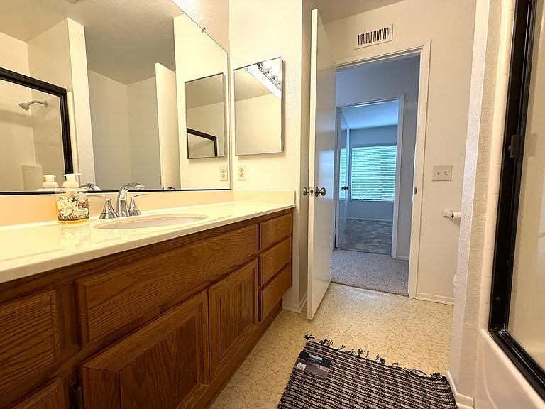 2060 Coolngreen Ln — Photo 12