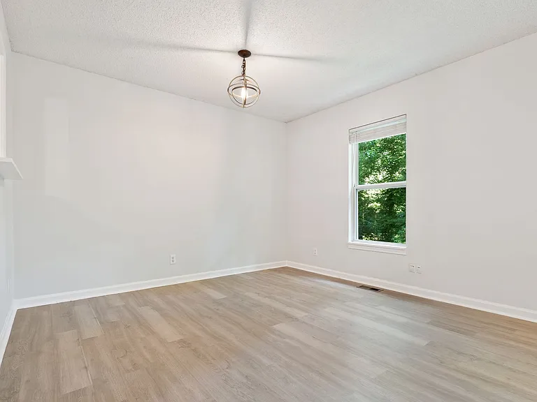 1102 Water Oak Ct — Photo 4