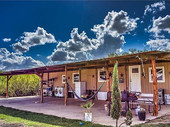 2nd image of 330 Amanecer Dr