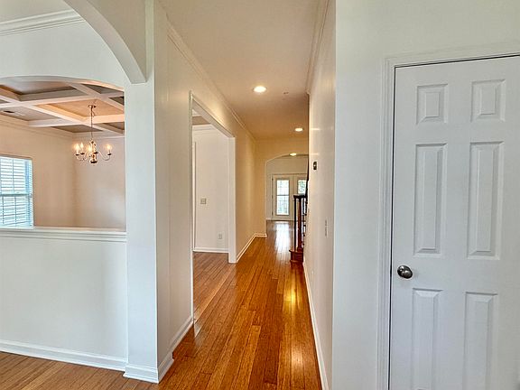 2nd image of 128 Herrick Ct