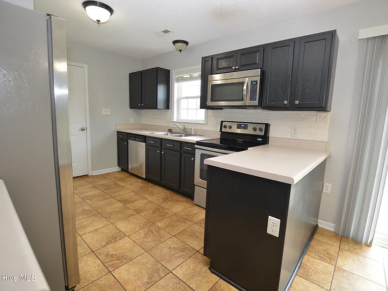 107 Esquire Dr — Photo 5