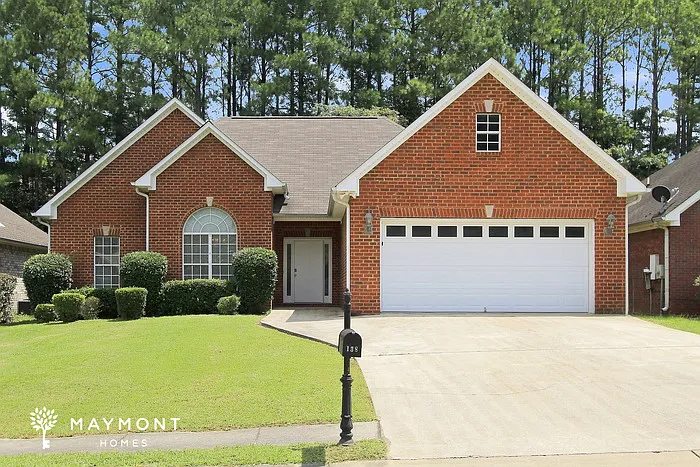3 bed, 2.0 bath, 1685 sqft, $1,825 — Photo 1