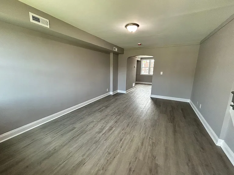 1503 Aldeney Ave — Photo 3