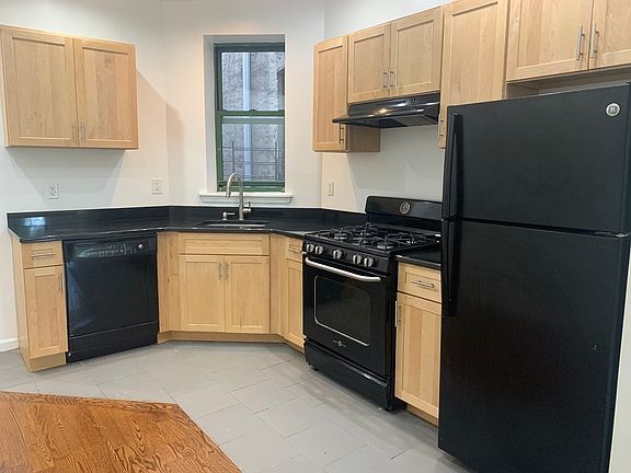 3rd image of 637 Grand Ave APT 3B