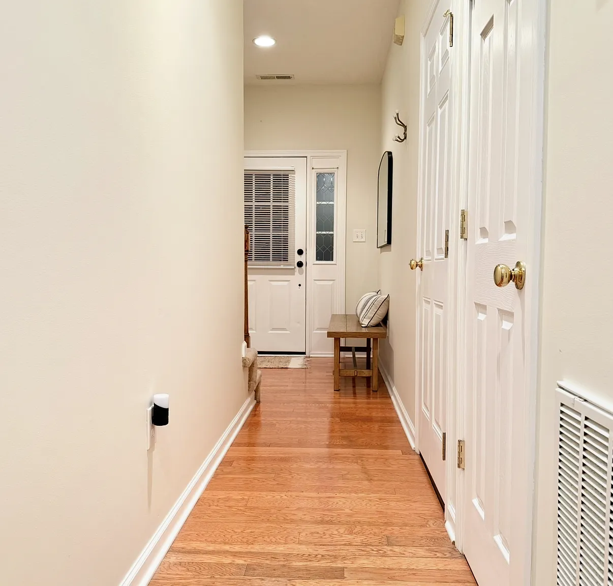 1 bed, 1.5 bath, 1180 sqft, $1,900 — Photo 4