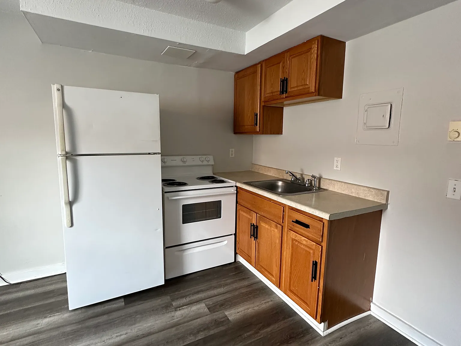 1 bed, $1,300 — Photo 2